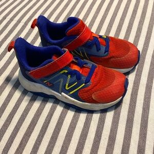 Boys size 9.5 tennis shoes